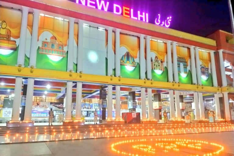 diyas on new delhi station