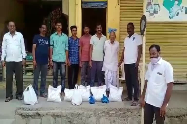 essentials distribution by daram veeresam in narayankhed sangareddy district