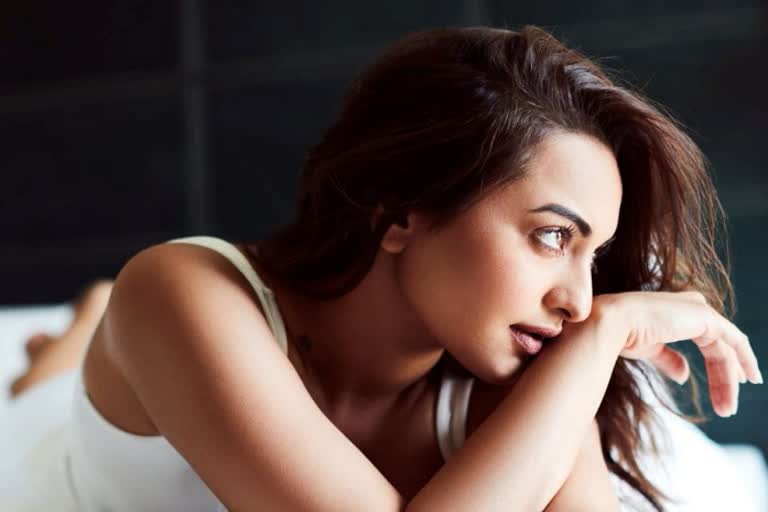 Sonakshi thanks 19 mn Insta fam, reveals what she will do once COVID-19 threat is over