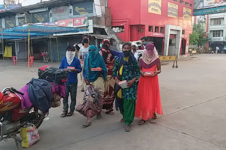 laborers from Haryana arrive in Chhatarpur by bike