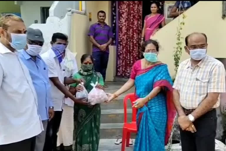 Distributed  vegetables at palakonda in srikakulam