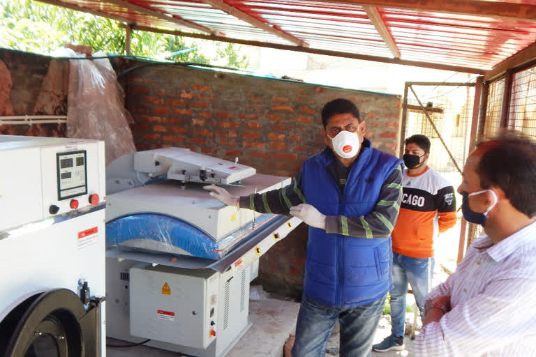 nurpur mla rakesh pathania give steam sanitizer machine to civil hospital