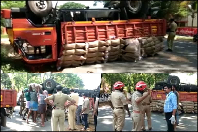 ആലപ്പുഴയിൽ അരി ലോറി മറിഞ്ഞു; ഡ്രൈവർ അത്ഭുതകരമായി രക്ഷപ്പെട്ടു  latest alapuzha  latest lock down  Accident