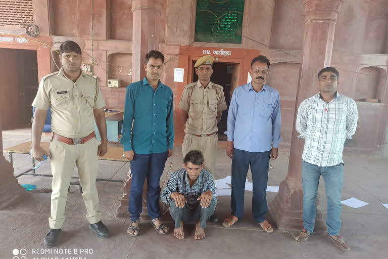 इनामी डकैत गिरफ्तार, Rewarded dacoit arrested