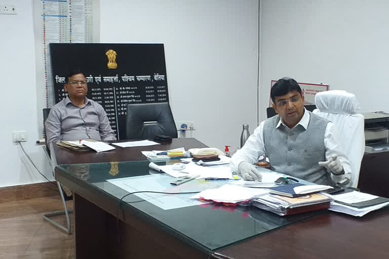 DM Kundan Kumar holds meeting with officials