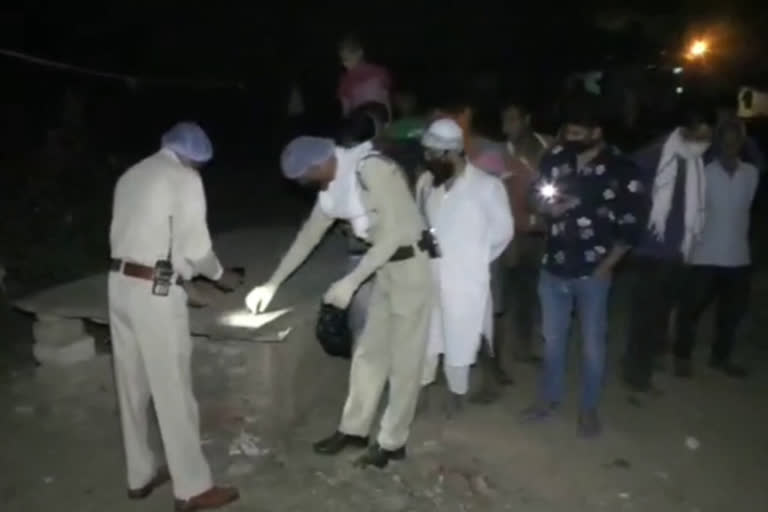 Explosion occurred during cleaning in the cemetery in Gwalior