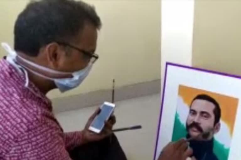 Rajasthan artist makes oil paintings of martyrs