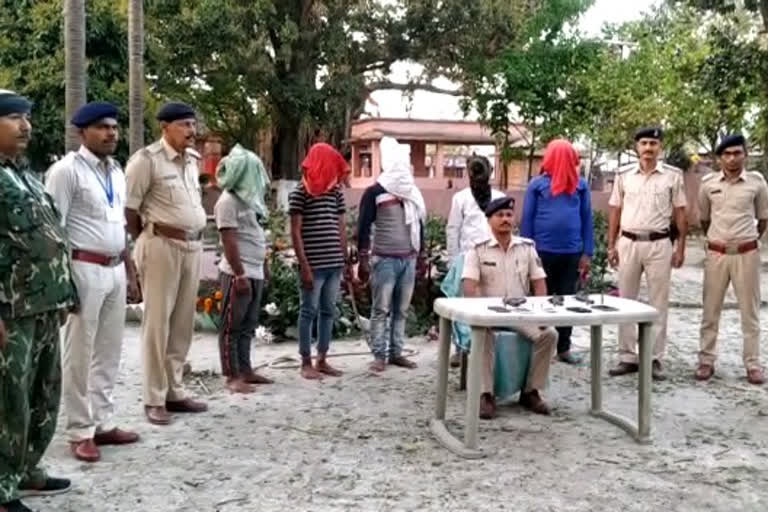 पुलिस ने लुटेरों को किया गिरफ्तार