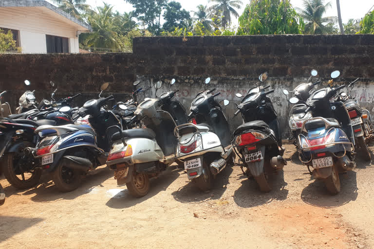 Lockdown violation ... More than 45 bikes seized in bhatkala