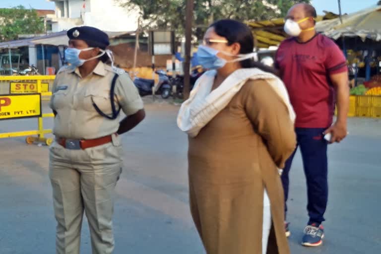 SP Parul Mathur inspected janjgir champa area