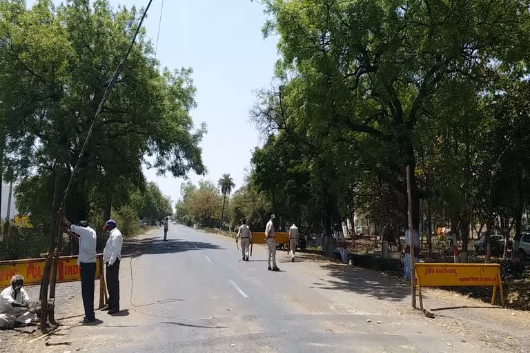 Indore police sealed the boundaries of the district