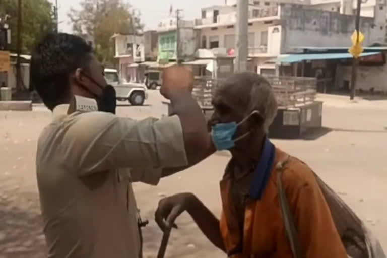 Police wear masks to helpless people in Bijawar of Chhatarpur district