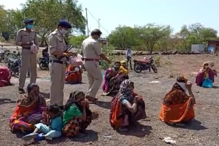 SP opens kiosk center, distributes biscuit packets to people