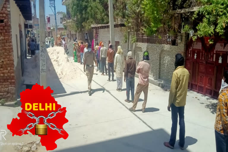 During the lockdown, Delhi Police distributed food among the needy people.