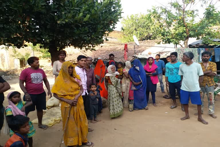 poor is suffering from hunger due to lockdown in sidhi of mp