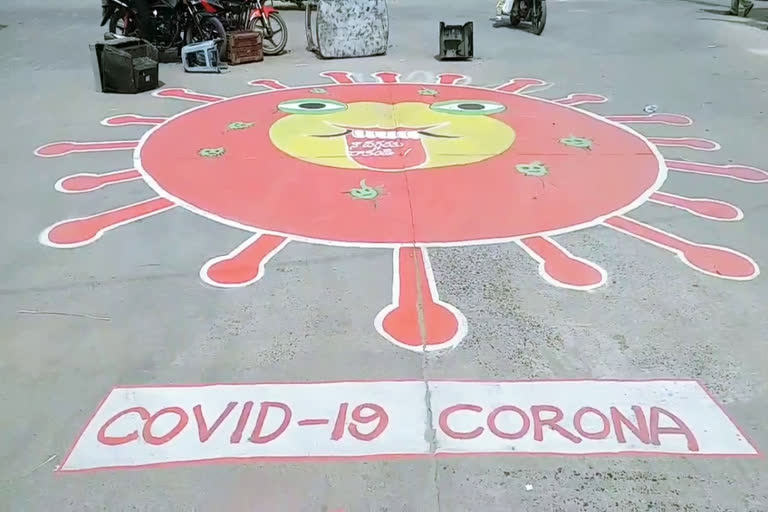 eleshwaram police are educating the public on the corona with the paintings