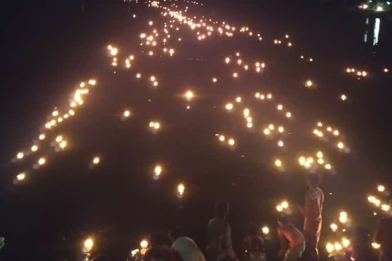 youngsters of raipur donated lamps on hanuman jayanti