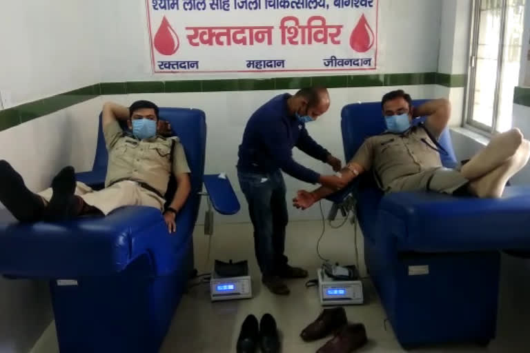 police donating blood