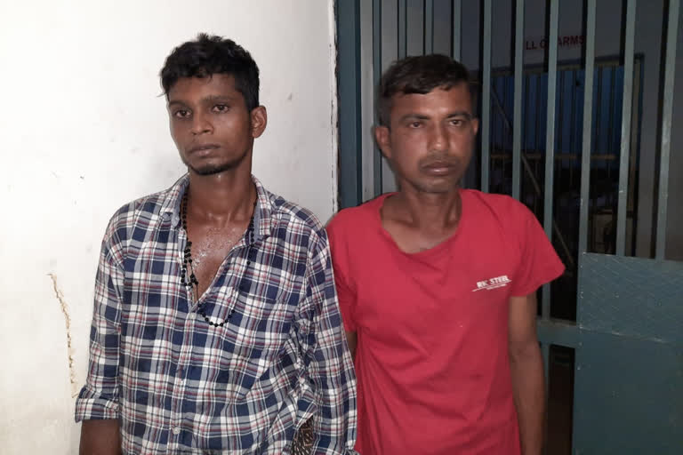 TWO_PERSONS_ARRESTED_WHILE_MAKING_LIQUOR  അമ്പലപ്പുഴയിൽ ചാരായം വാറ്റുന്നതിനിടെ യുവാക്കൾ അറസ്റ്റിൽ  അമ്പലപ്പുഴ  ചാരായം  LIQUOR