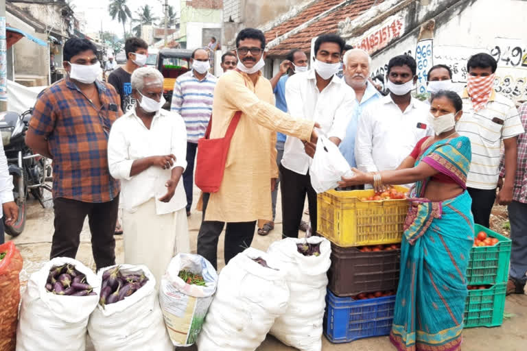 citu distributed masks daily needs to people at laaveru