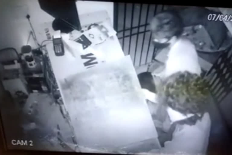 Robbery on Beer bar shop