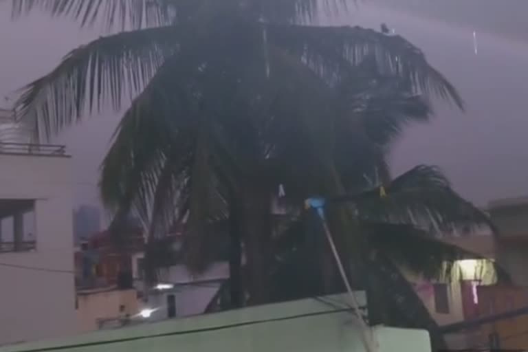 Heavy rain in bengaluru