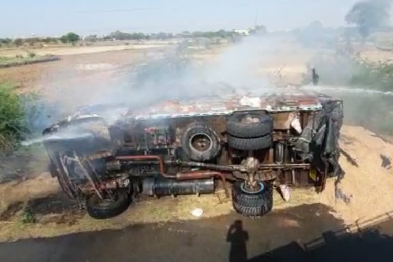 fire in a truck, अजमेर न्यूज,  केकड़ी में ट्र में लगी आग