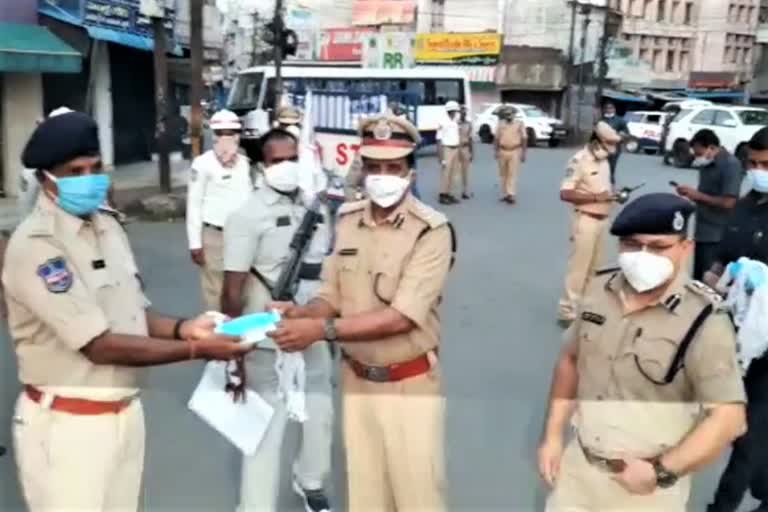 Dig siva saknar reddy distributed masks