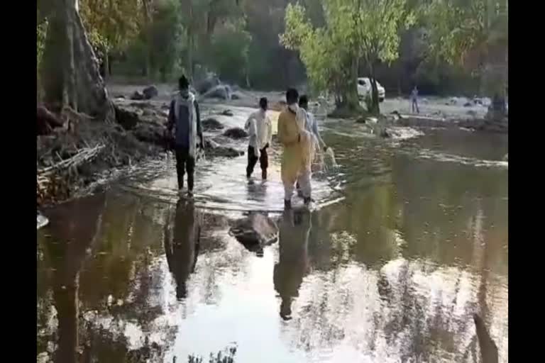 former-mla-madhu-bhagat-helped-tribal-villagers-in-lockdown-in-balaghat