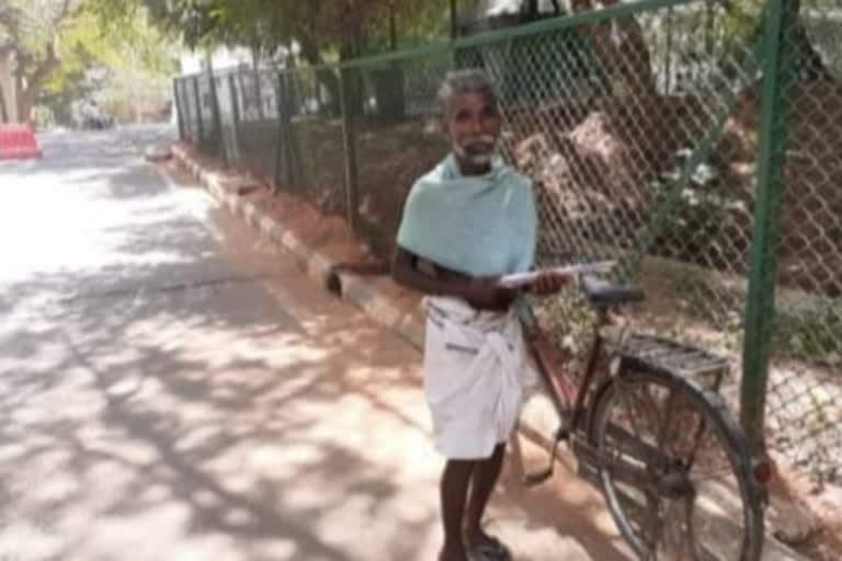 Husband who took his wife on a bicycle and admitted at Jipmer Hospital in Puducherry