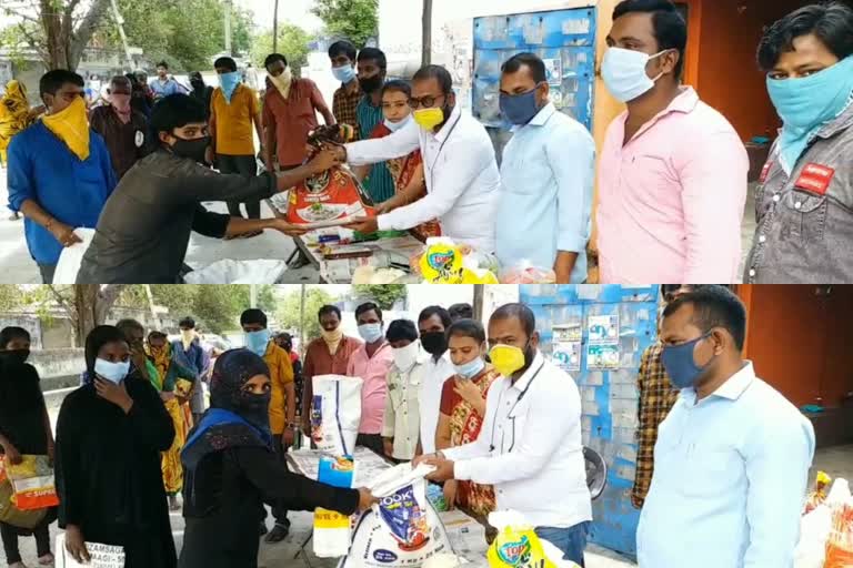 corporater latha damodar distributed food items and corona kit at ramagundam municipality peddapalli