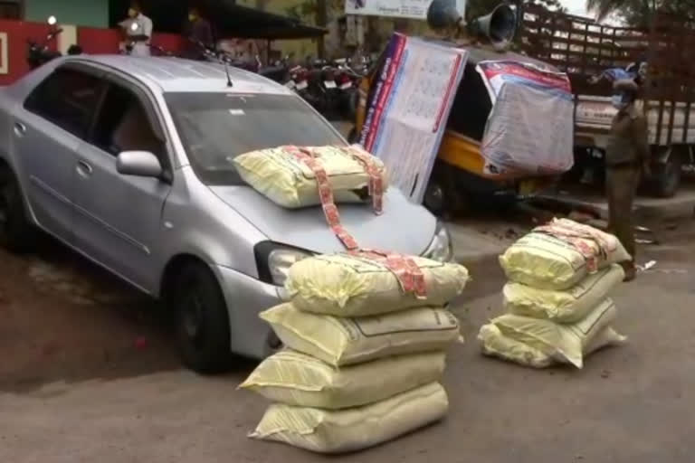 குட்காவை பறிமுதல் செய்த காவல் துறையினர்