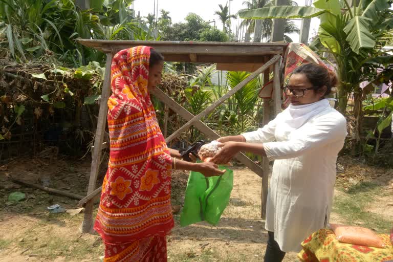 Delhi Ripublican party distributed relief to people of barak valley