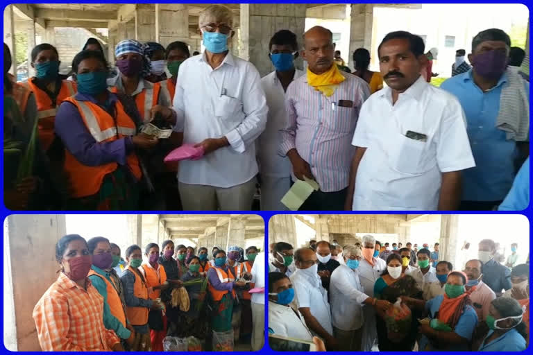 money distribution to municipal workers at kurnool district