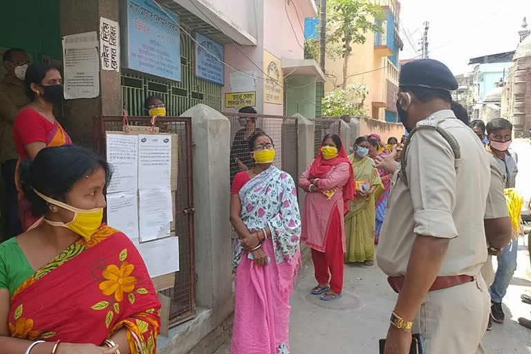 police raid on ration shops at malda