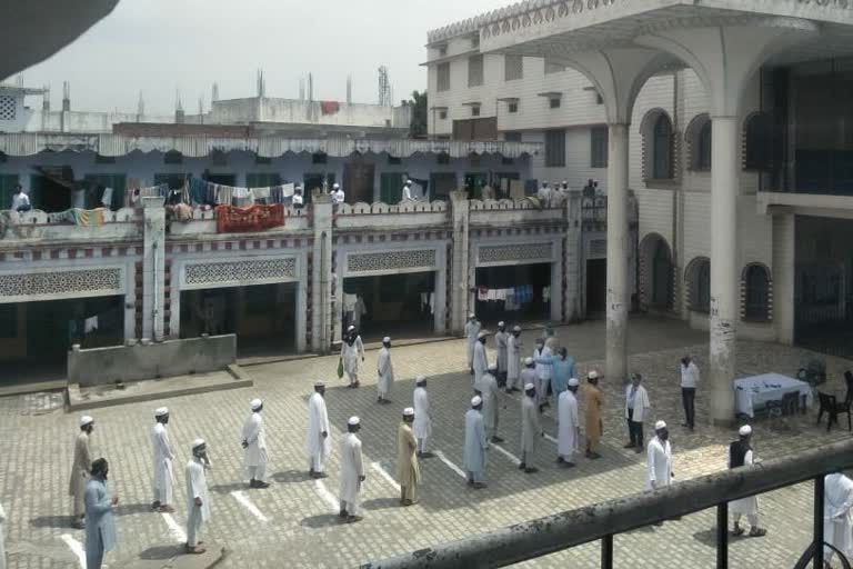 darul uloom deoband thermal scanning of students