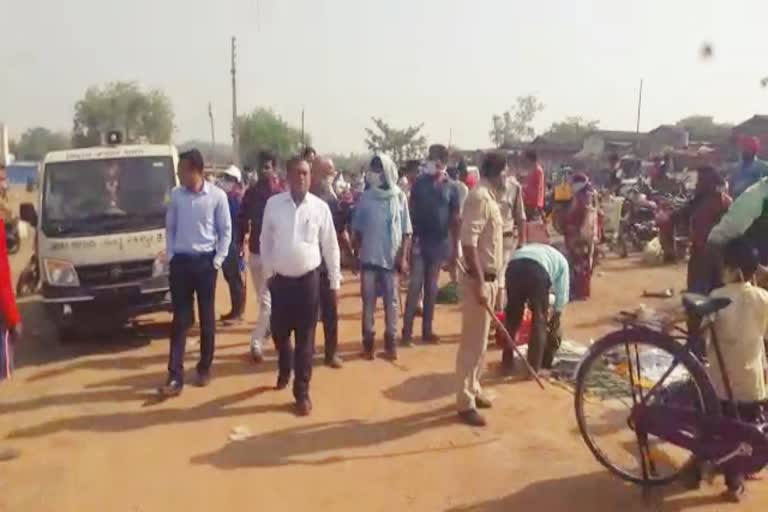 Surprise inspection of vegetable market