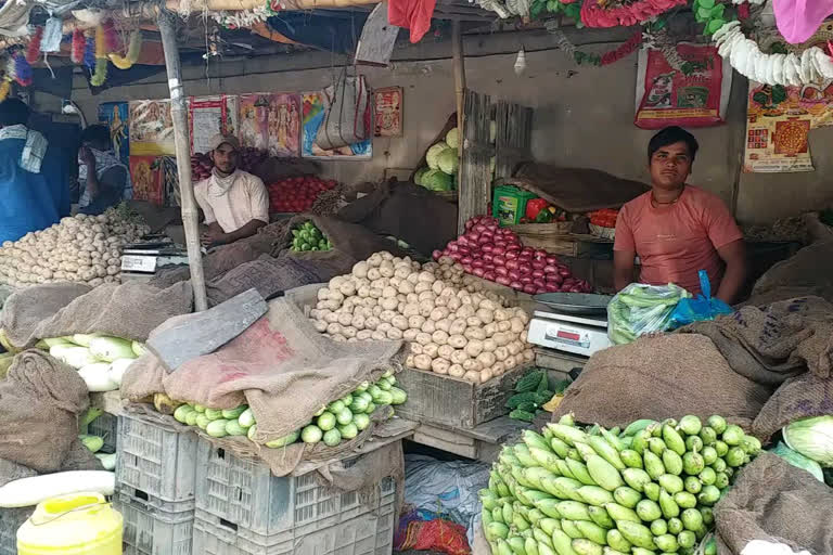 Vegetables not being sold due to lock down in arwal