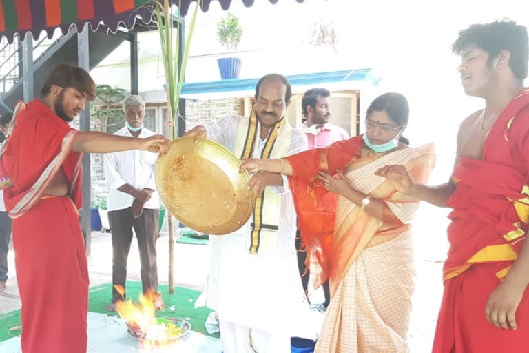 anakapalli mp satyavathi done a homam