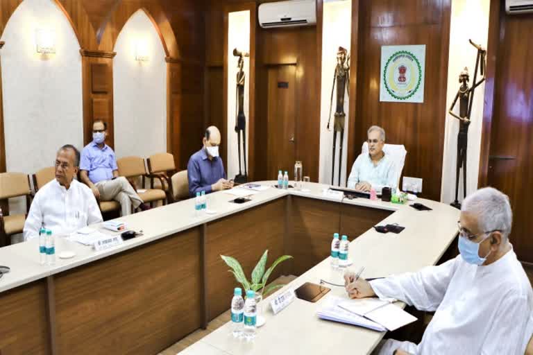 pm-discussed-with-cm-baghel-about-the-lock-down