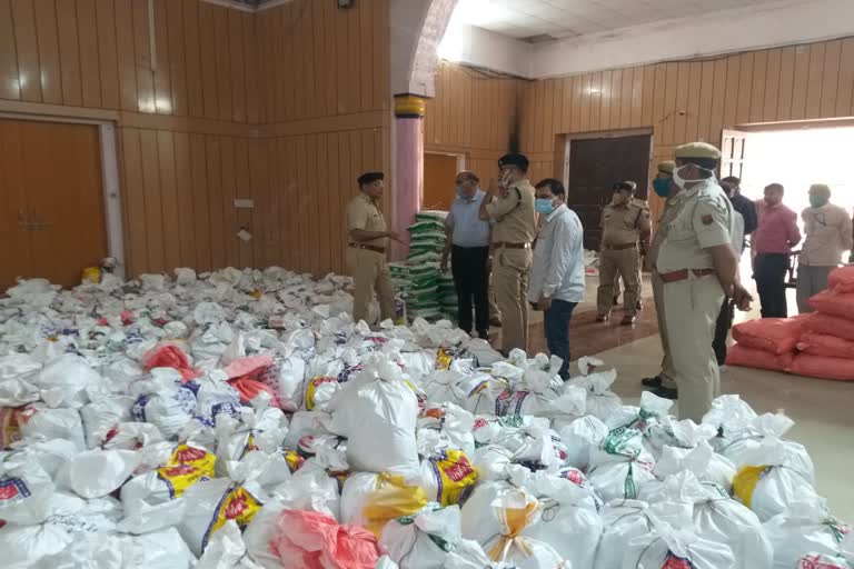 Ration Kit in Karauli, करौली में लॉकडाउन