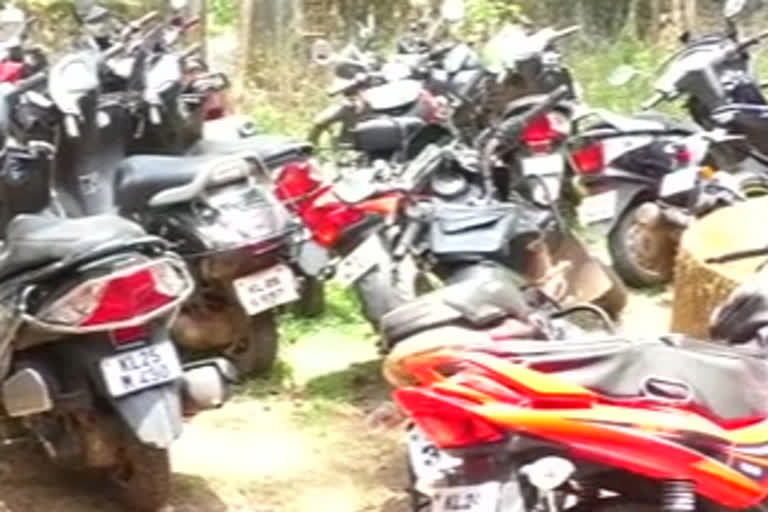 കൊല്ലം  kollam  ഗതാത നിയന്ത്രണം  traffic regulations  vehicles siezed by policwe