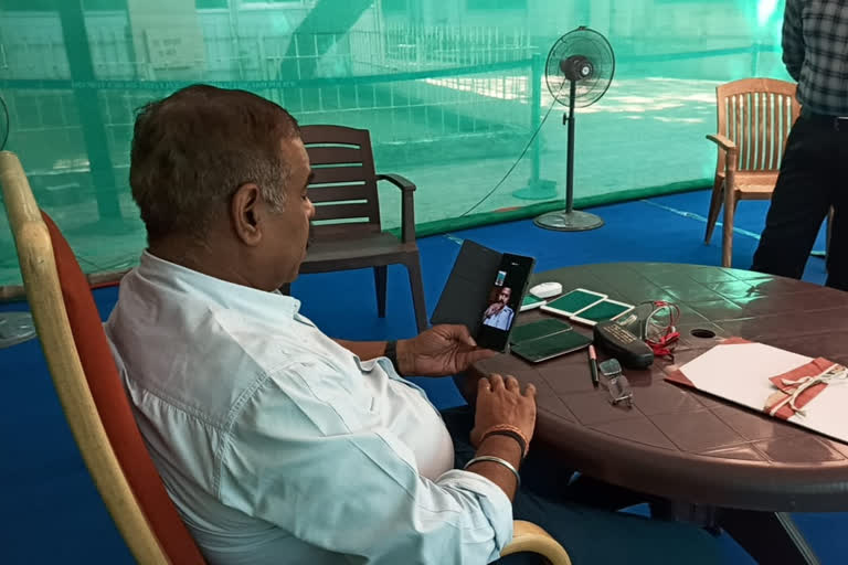 DGP Awasthi talking to police officers through video call in raipur