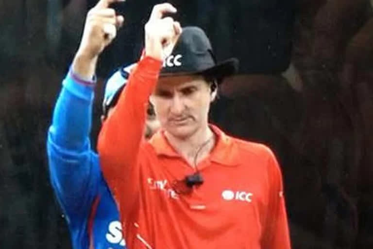 on his 57 birth day billy bowden may learn new gesture from this umpire video