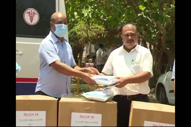 John Mines Company  distribute 1,000 thousand PPE kit To Hospital staff