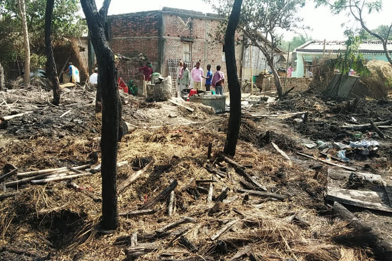 fire in house in madhubani