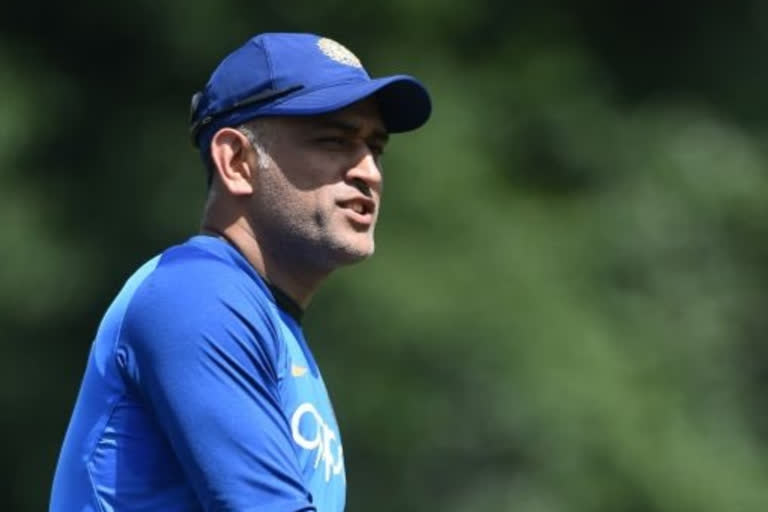 Dhoni still has huge amount to offer to Indian cricket says Nasseer Hussain