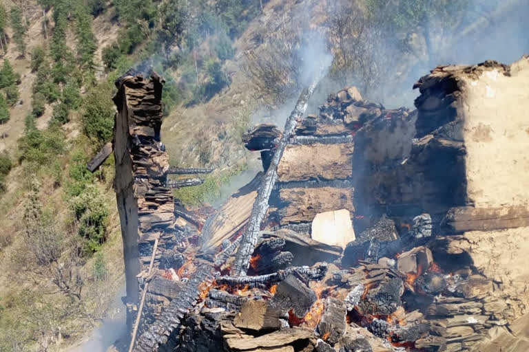 house fire in nalaban thawari of kullu