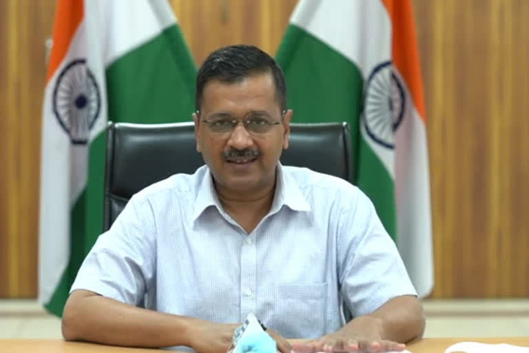 arvind kejriwal announced to give 5 thousand rupees to drivers of public service in delhi started