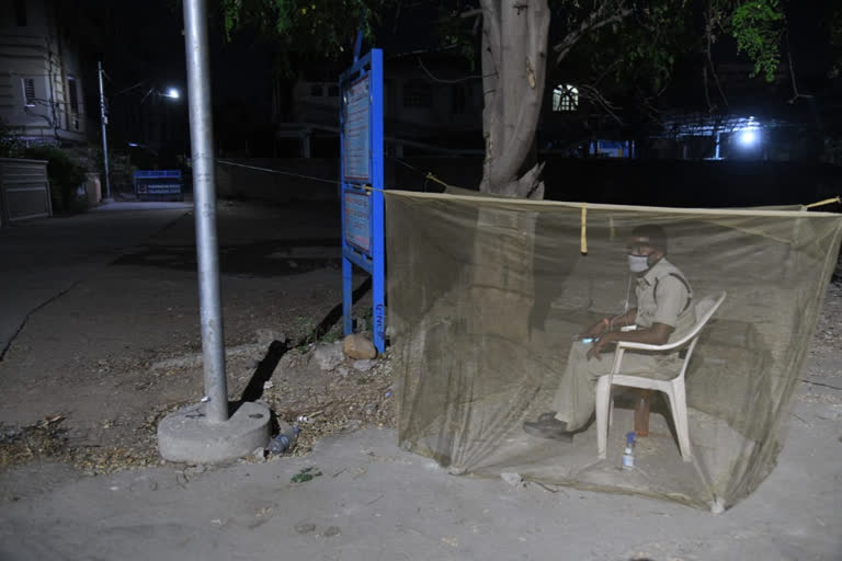 POLICE DOING THEIR DUTIES IN NIGHT IN KARIMNAGAR